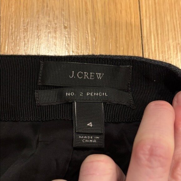 J. Crew Pencil Skirt 100% Wool Grey EUC Size 4 - Picture 6 of 7